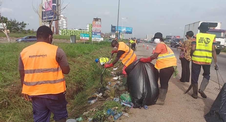 NASPA and BuzStopBoys join forces to clean Accra Mall