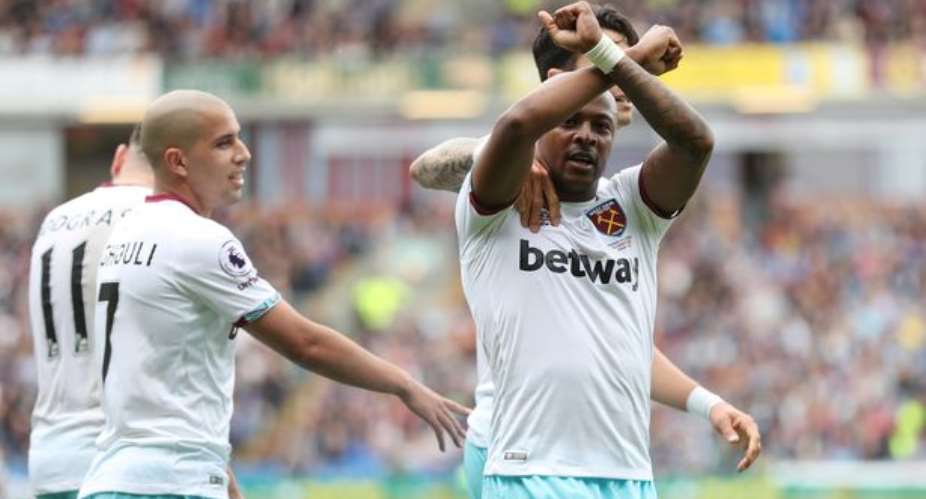 Ayew's irons and Fernandes' astonishing tackle - 5 moments you might have missed from Burnley vs West Ham