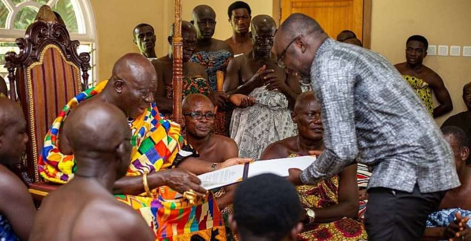 Otumfuo grabs GHS50million worth of scholarship for Ghanaian students