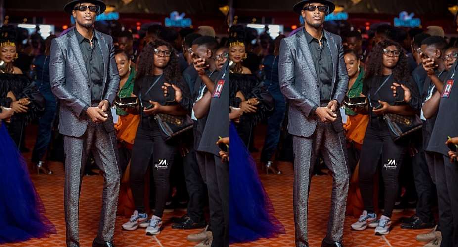 I’m too tall to have a lookalike; you can’t get some anywhere – EL