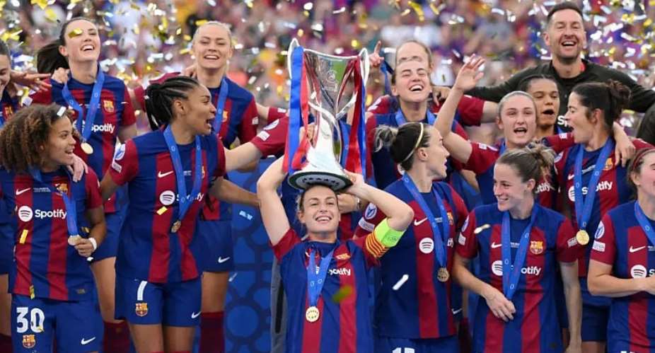 GETTY IMAGESImage caption: Alexia Putellas (centre) scored Barcelona's second goal three minutes after her introduction