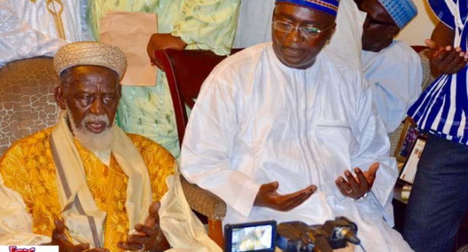 Akufo-Addo, Bawumia, urge fasting Muslims to pray for Ghana