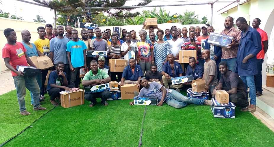 ER: Deputy minister donates to Abuakwa North artisans