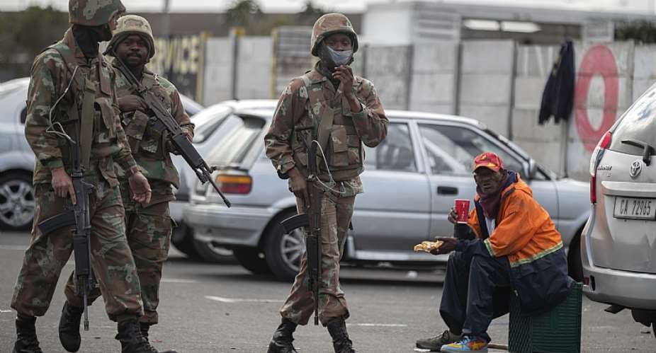 South African soldiers enforcing the COVID-19 lockdown in Mitchells Plain, Cape Town - Source: EPANic Bothma