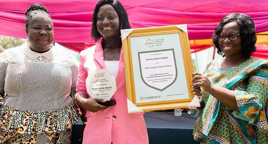Portia Dzifa Dzilah (middle)