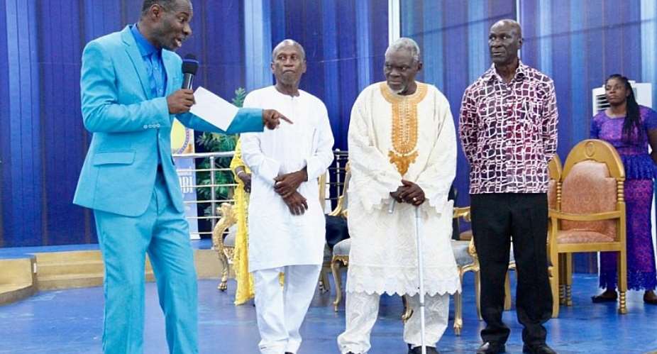 Outspoken Prophet Badu Kobi Doantes GHC20,000 To Former Black Stars Players PHOTOS