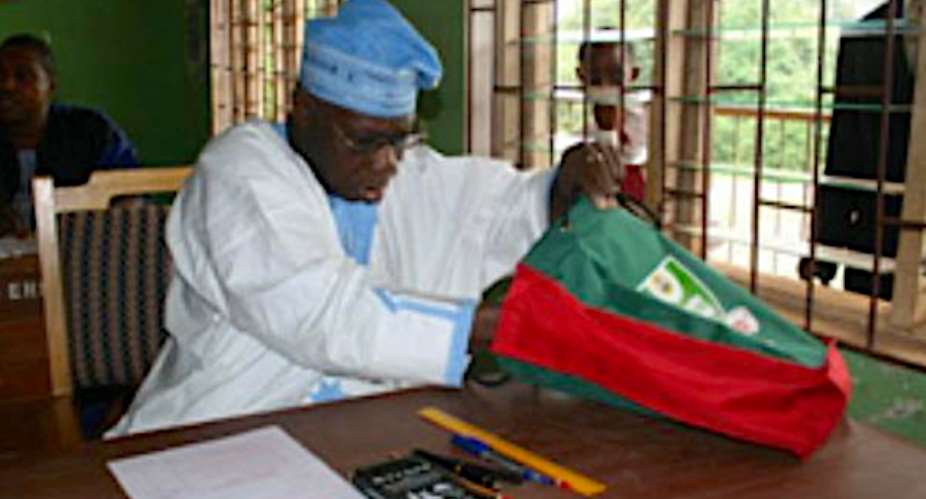 Using Obasanjo, Other VIP’s Models In Scholastic Pursuit To Debunk The “Myth That Education Is A Scam”