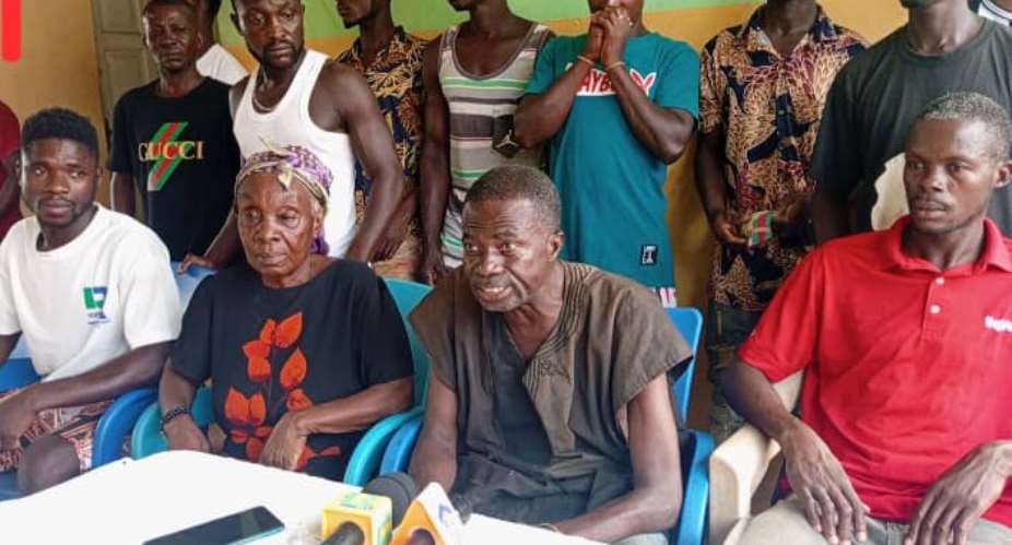 E/R:Akyem Juaso residents protest against installation of alleged ...