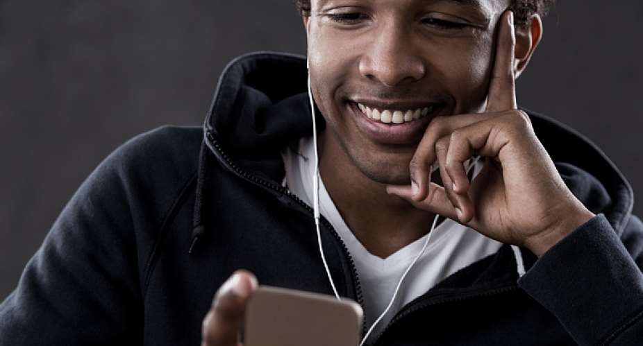 5 Features You Should Spot If You Like To Watch Movies On Your Phone