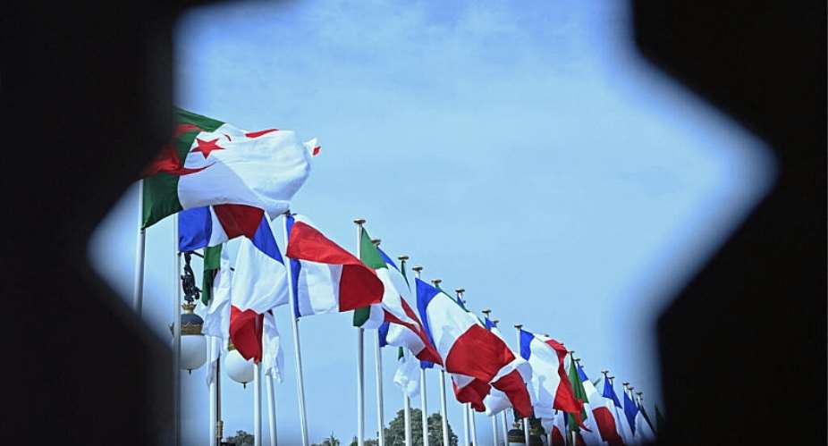 The Algerian and French flags fly in the Algerian capital Algiers in 2022. - AFP - ALAIN JOCARD