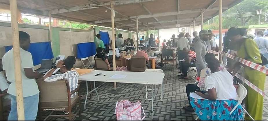 Limited voter registration: Faulty machines delay exercise at former EC headquarters