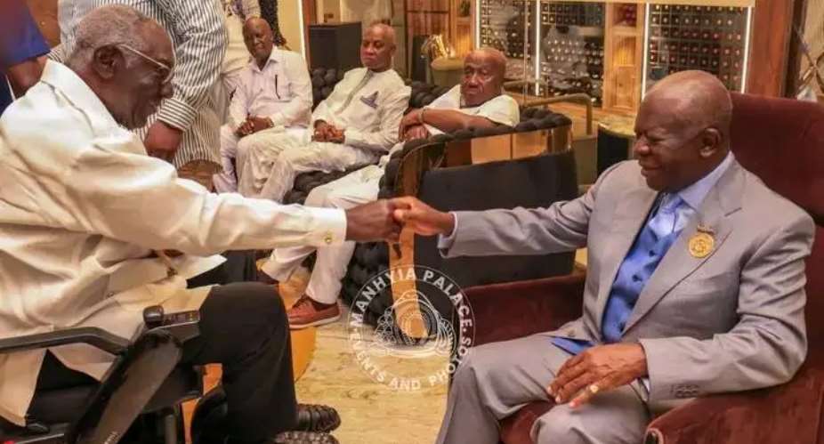 Kufuor and Otumfuo exchanging pleasantries
