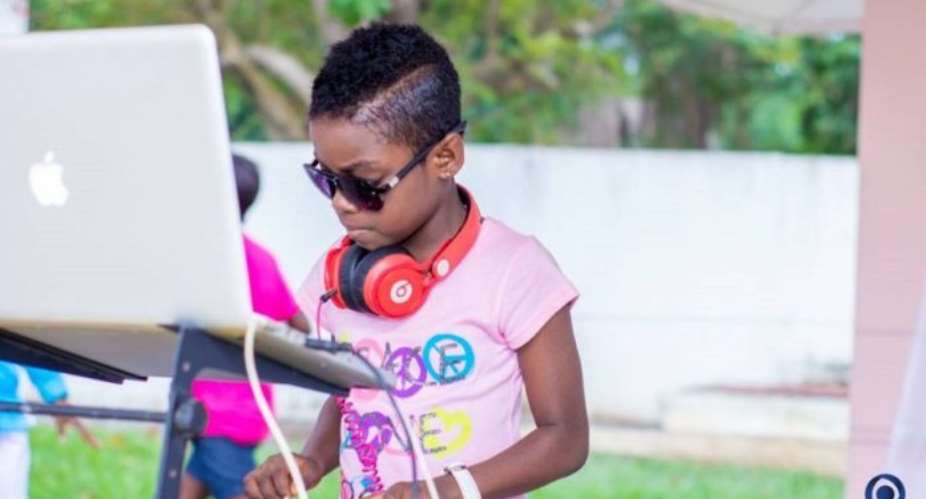 DJ Switch Wins Discovery Of The Year Award At DJ Awards