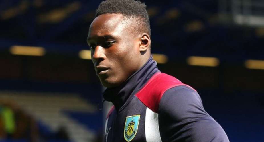 Daniel Agyei Extends Burnley Contract