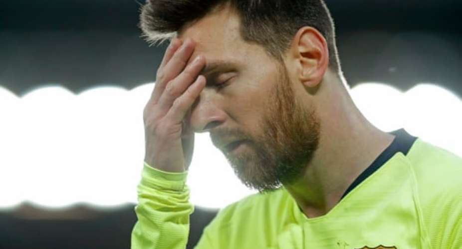 Messi Broke Down In Tears In Barcelonas Anfield Dressing Room