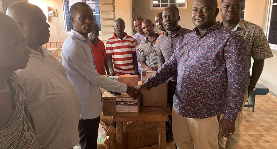 Kwahu Professionals Donate Ghs50,000 Worth Of Medicines To Health Facilities