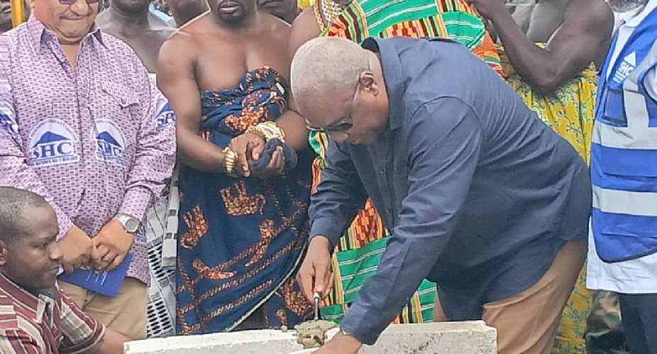Mahama breaks ground for Green City Housing Project atDedesuanear Kumasi