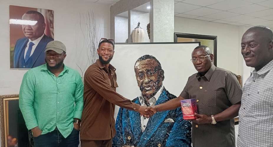 Mac Bancy Gallery presents unique bottle-made portrait to Dr. Ofori Sarpong