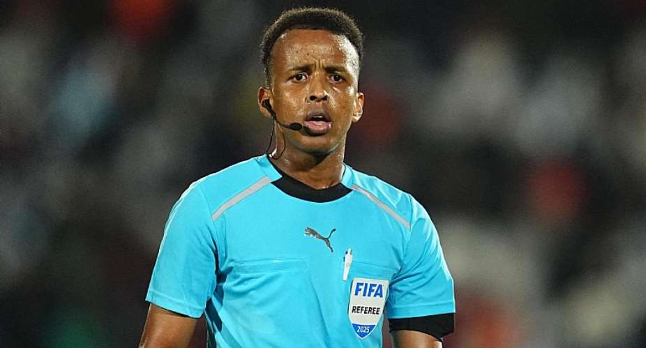 Getty ImagesOmar Artan became a Fifa referee in 2018 after working his way through the ranks of the Somali and African game