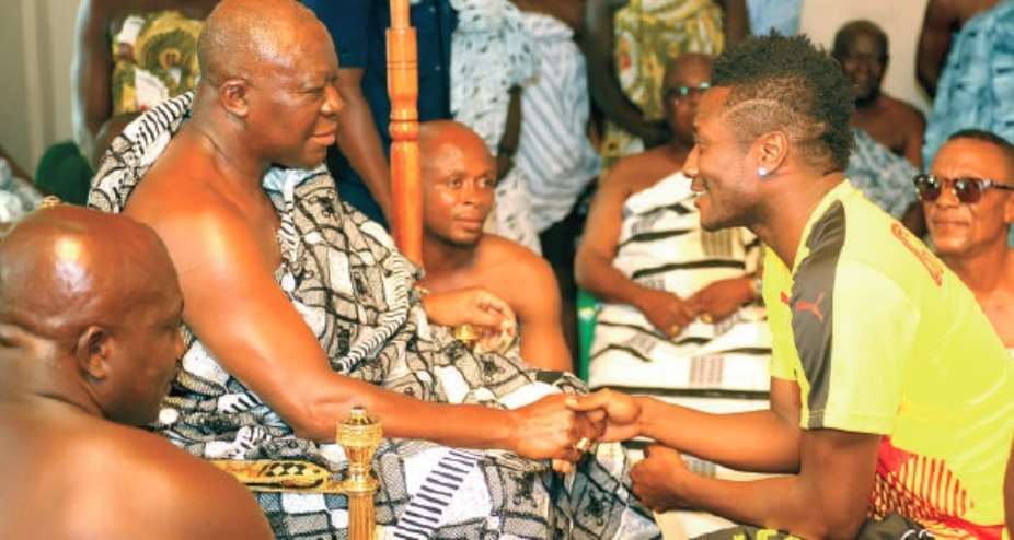 Otumfuo advises Black Stars to play for pride not money, urges government to fulfill promises to players