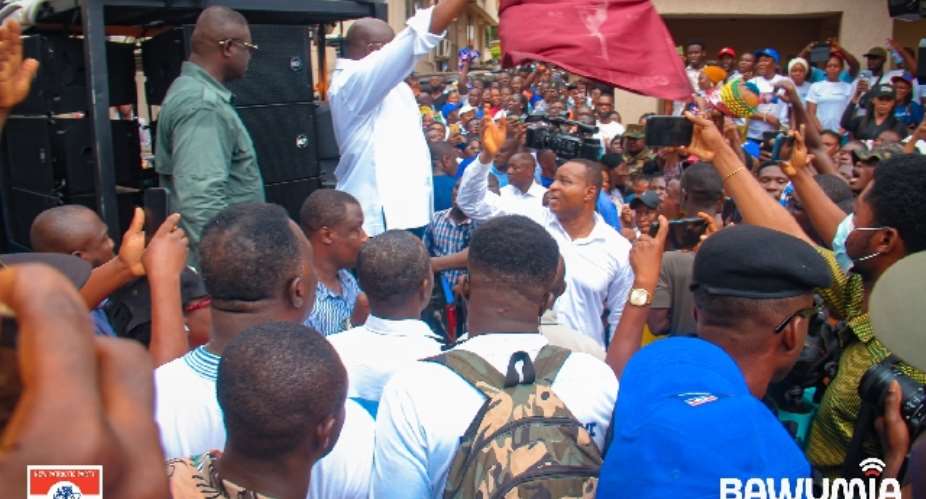 Bawumia donates GHS200,000 to victims of Kejetia market fire