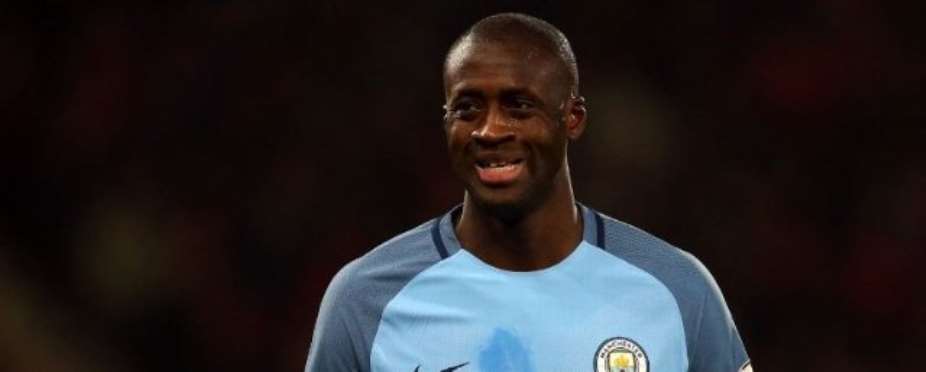 Yaya Toure signs one-year extension with Manchester City
