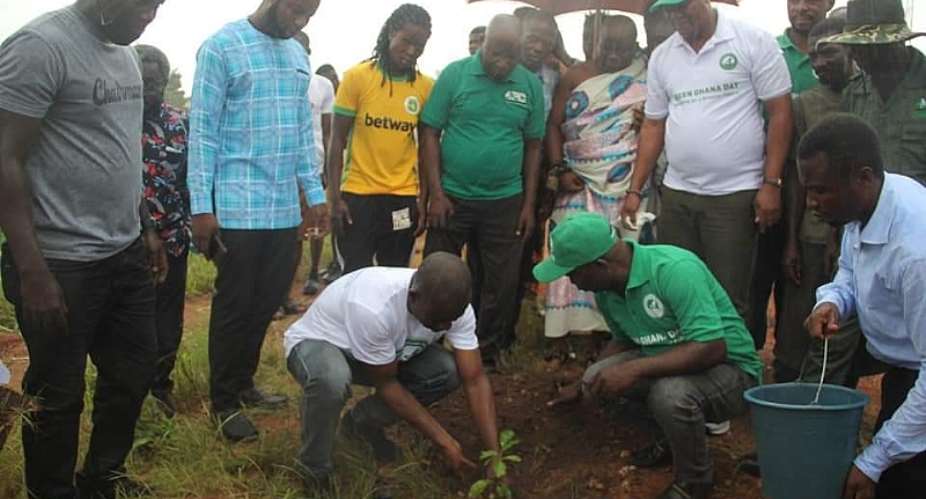Kumasi Mayor commits assembly to green Ghana project