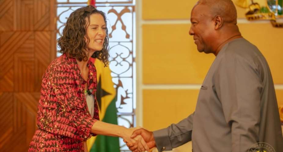 President Mahama bids farewell to UK envoy