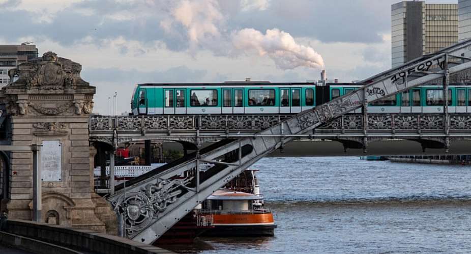 This photograph shows a view of the Paris metro crossing the Austerlitz Viaduc bridge in Paris on January 6, 2025. -  Martin Lelivre, AFP archives