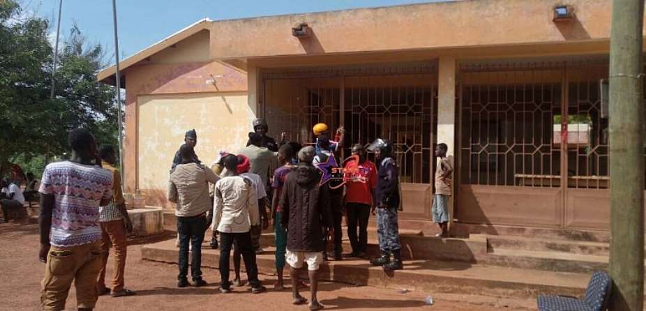 Savelegu: Irate youth lock up Cop in Assembly office