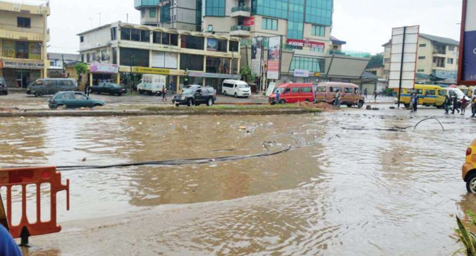 Rainwater takes over the streets of Accra (Source: Graphiconline)