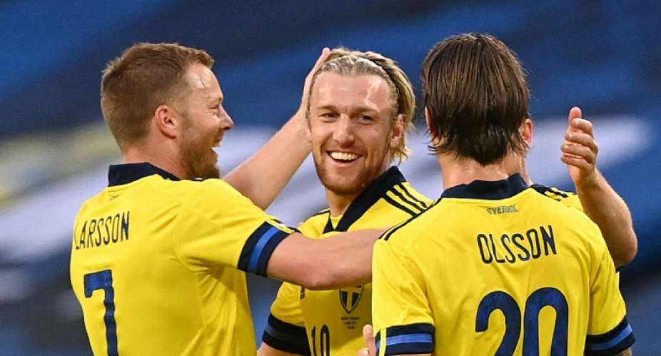 Euro 2020: Sweden pip Slovakia to move top of Group E