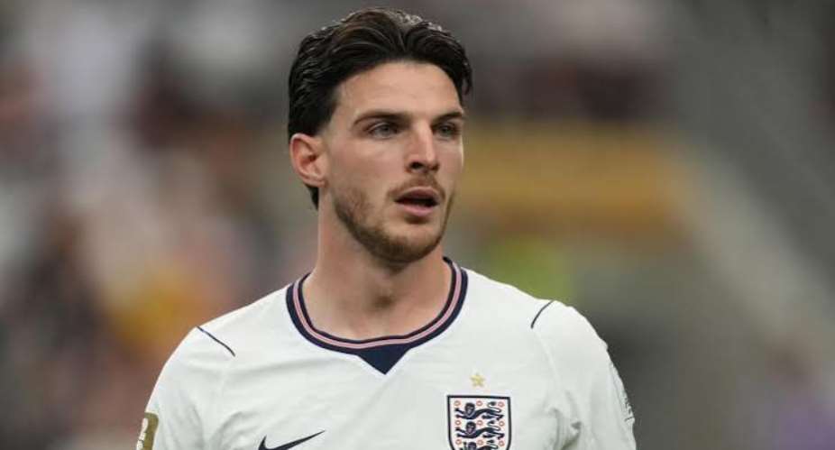 Getty ImagesImage caption: Declan Rice was replaced by Morgan Rogers after 72 minutes in Englands World Cup opener