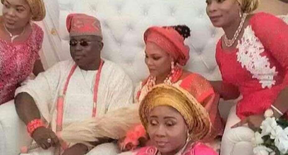 Oba Of Kweme Kingdom Engages Daughter Of Ebeneze Obey In A Royal Ceremony