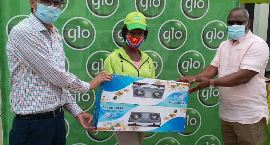 Glo Mobile Fulfills Promise And Presents Prizes To Retailers, Agents