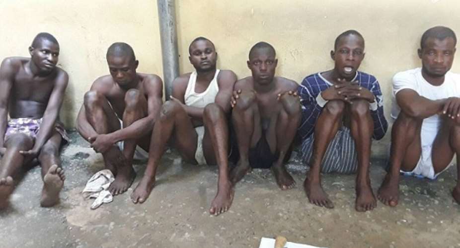 Lagos Police Nab 6 Suspected Armed Robbers Arrested, Weapons, Car Recovered