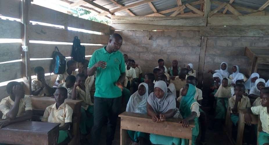 Mr Tetteh, educating the students about the environment
