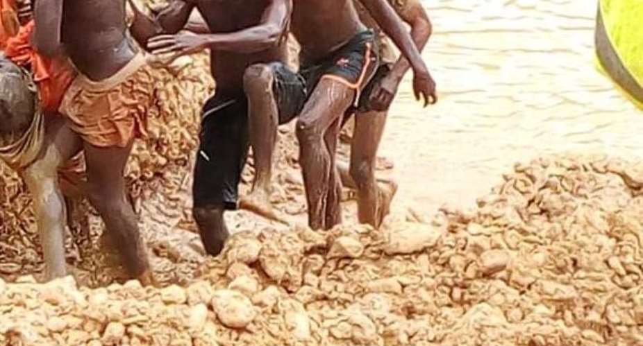 AR: Collapsed galamsey pit kills 17-year-old boy at Wrowroso