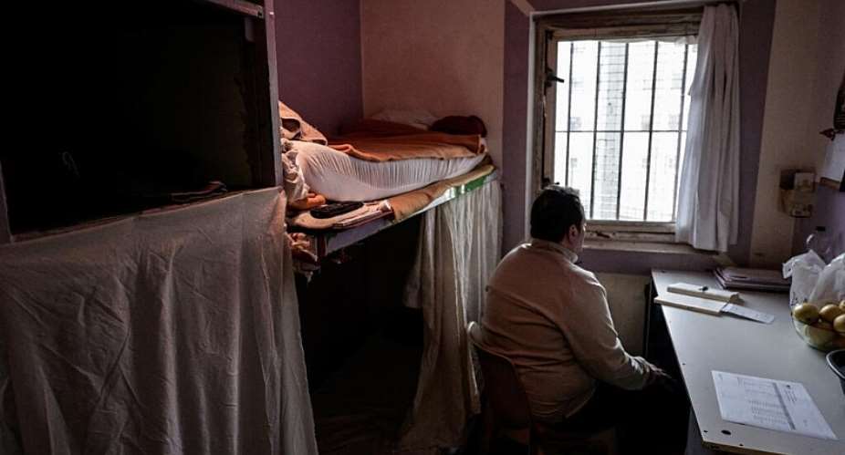 A detainee is pictured in his prison cell at the Hauts-de-Seine remand centre, in Nanterre, suburbs of Paris, on January 15, 2026. -  Stphane de Sakutin, AFP