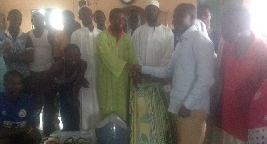 Lower Axim Nkosuohene Donates To Muslim Communities