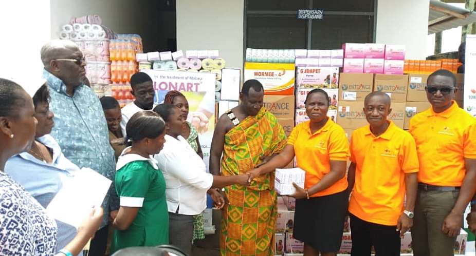 Tobinco Foundation Give Drugs To Ampain Refugee Camp