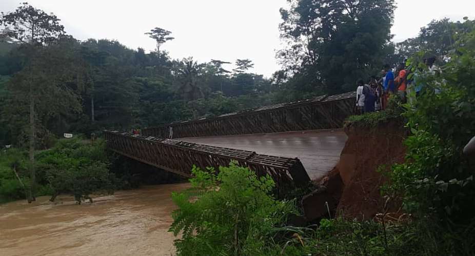 WN/R: Collapse bridge on River Boin renders travellers stranded