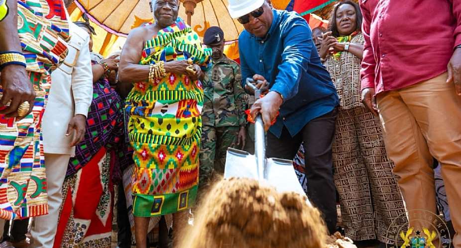 President Mahama cuts sod for 24-hour economy market at Assin Bereku