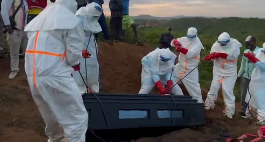 Health workers carry out a so-called EDS, a “safe and dignified burial” of an Ebola victim in Bunia, in June 2026. -  Bndiction Murhabazi