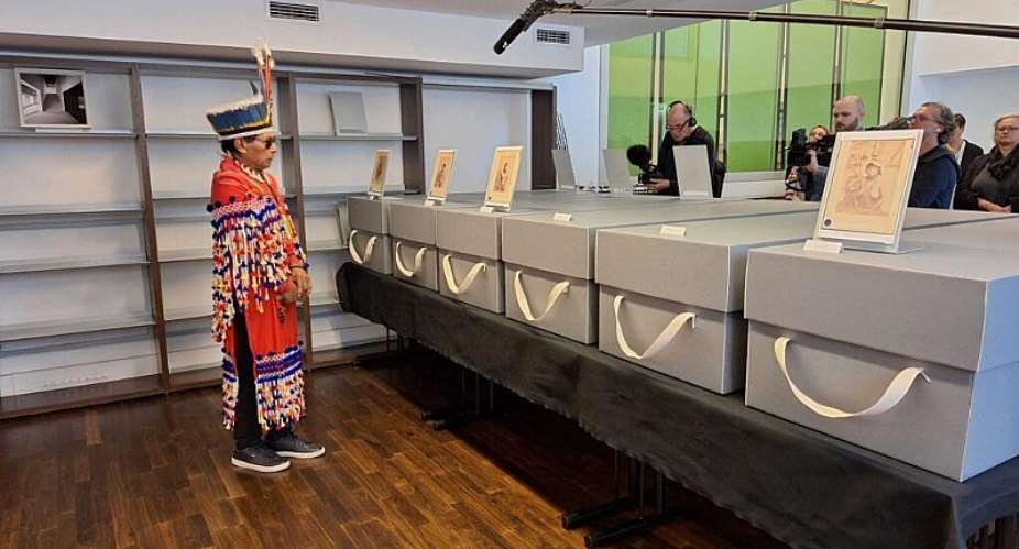 A shaman travelled from French Guiana to hold a spiritual ceremony for the six Arawak and Kali’na Indigenous people on 17 September, 2024 at the Muse de l’Homme in Paris. -  Arame Mbengue / RFI