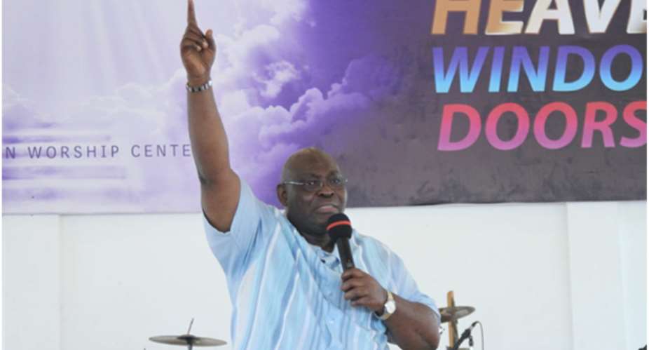 Rev Dr Harry Insaidoo ministering