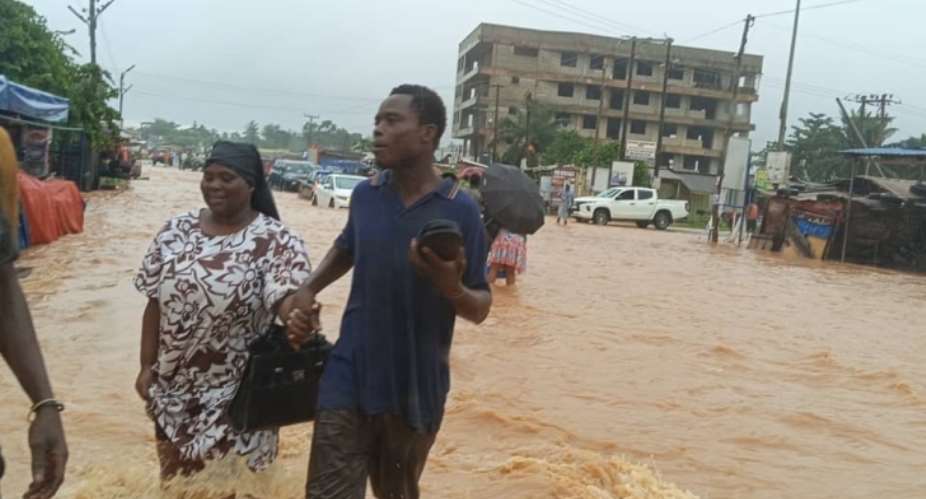 Torrential rains paralyse Accra as floods swamp homes, roads and businesses