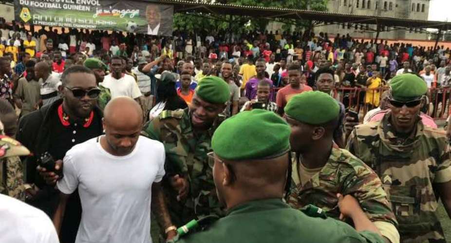 PHOTOS: Andre Ayew mobbed by thousands on visit to Guinea Conakry