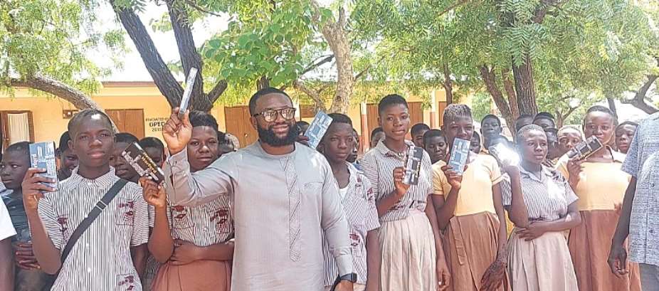 Former NDC PC aspirant for Zebilla donates to BECE candidates in Bawku West District