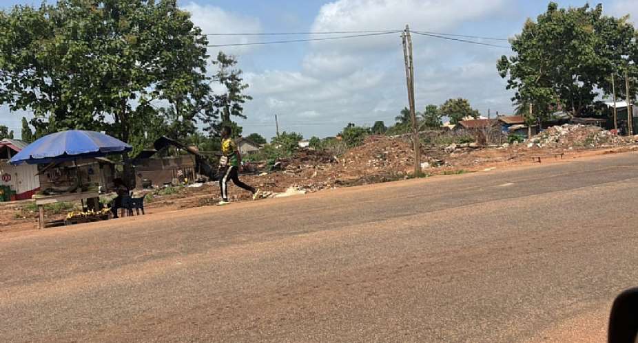 Ejected petty traders back on abandonedSunyani-Abesimroad